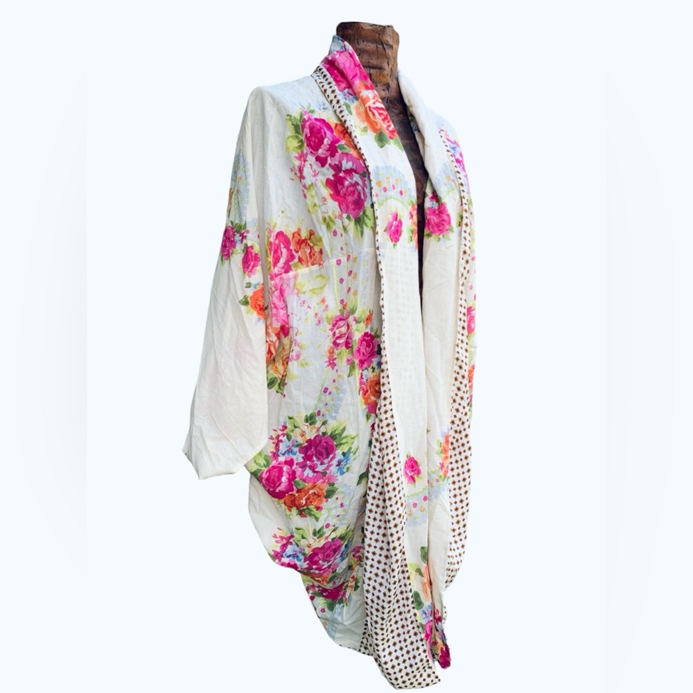 Aratta Silent Journey Floral Kimono